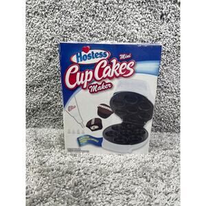 Hostess Mini Cupcakes Maker With Pastry Bag And Recipe Booklet